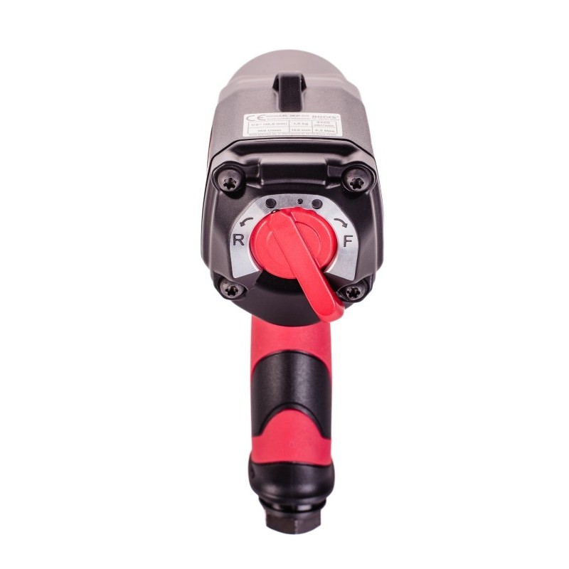 Pneumatic impact wrench