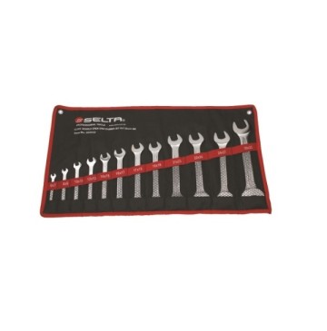 Flat spanners