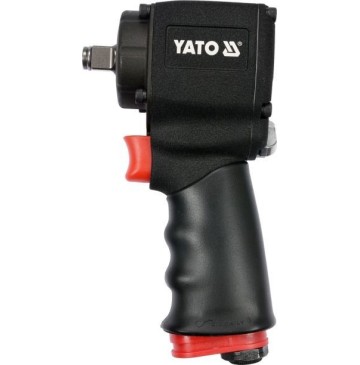 Pneumatic impact wrench