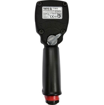 Pneumatic impact wrench