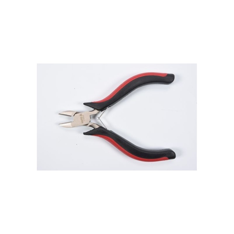 Cutting pliers