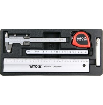 Insert with equipment for a workshop trolley