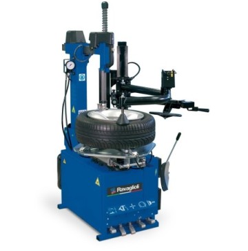 Tyre mounting machine