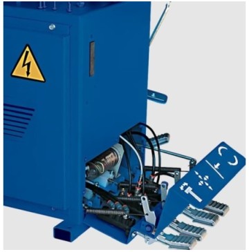 Tyre mounting machine
